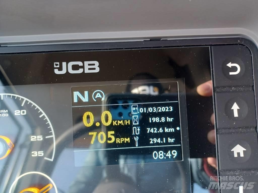 JCB 427 HT Pale gommate
