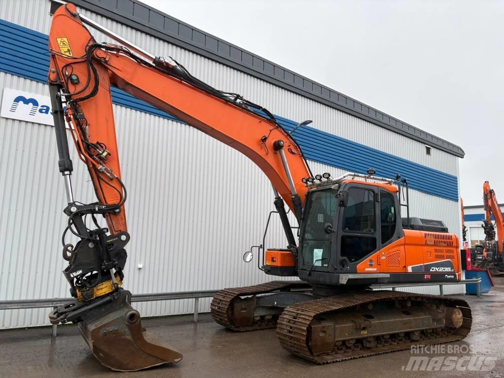 Doosan DX235LC-5 Escavatori cingolati