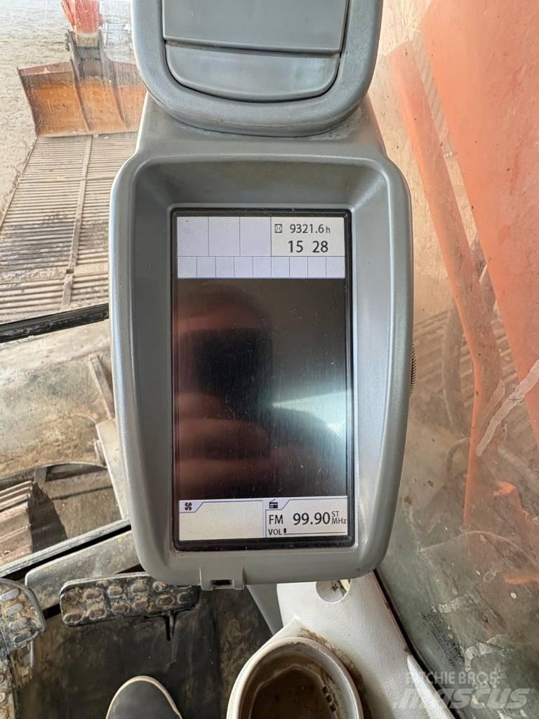Hitachi ZX 225 Escavatori cingolati
