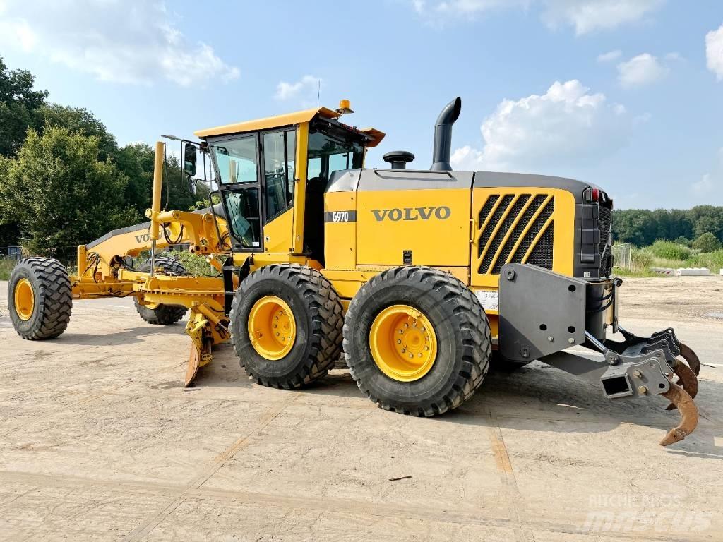 Volvo G970 + RIPPER Motorgraders