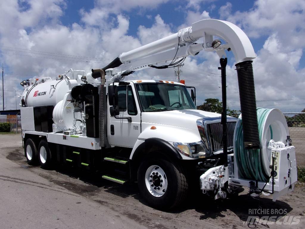 International 7400 Camion autospurgo