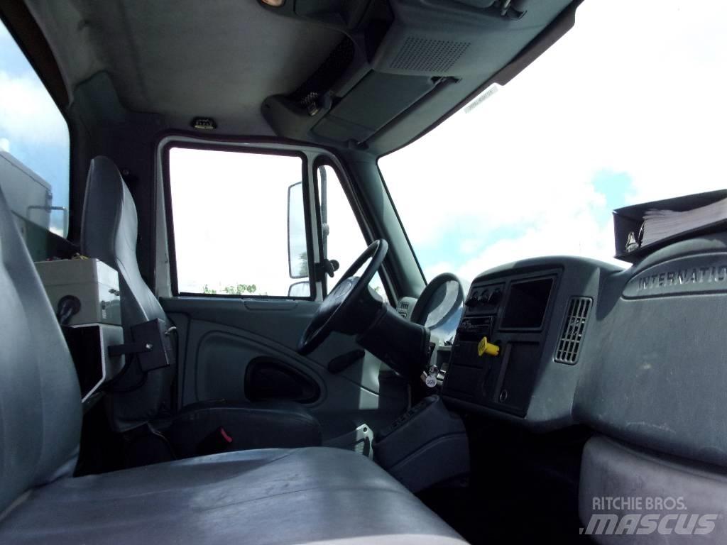 International 7400 Camion autospurgo