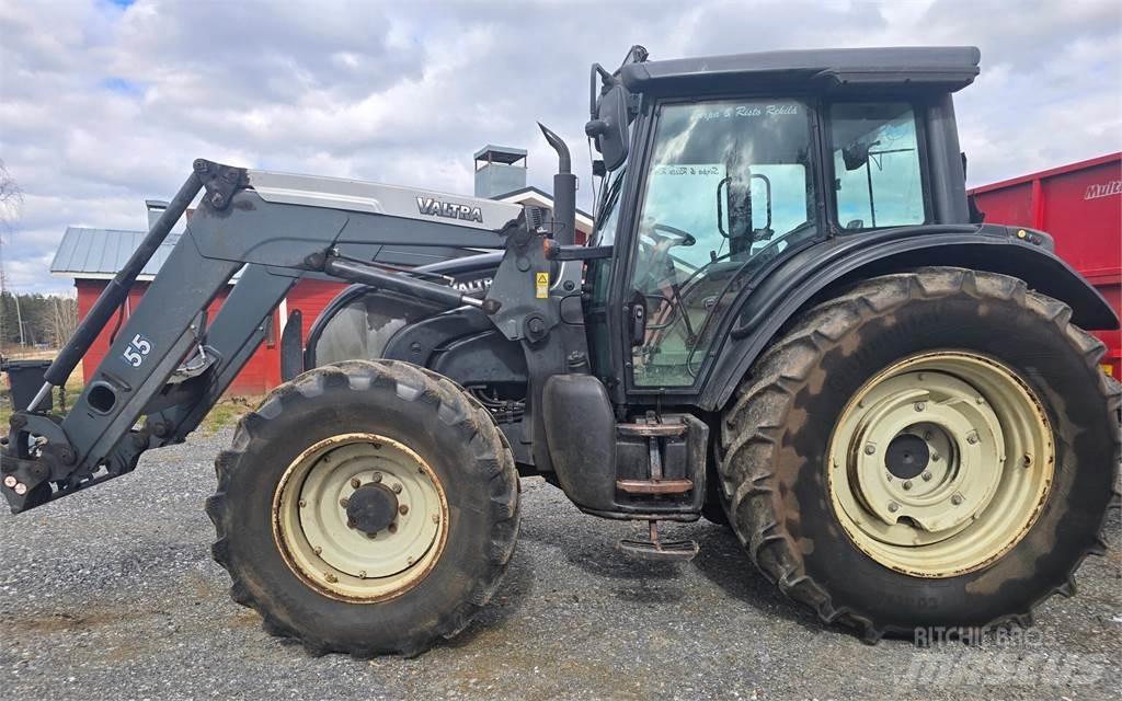 Valtra N141 HiTech Trattori