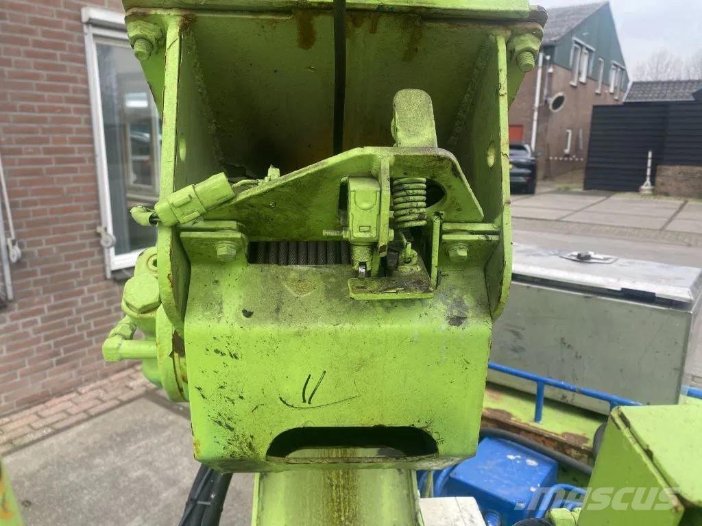 Maeda MC-305C Gru cingolate