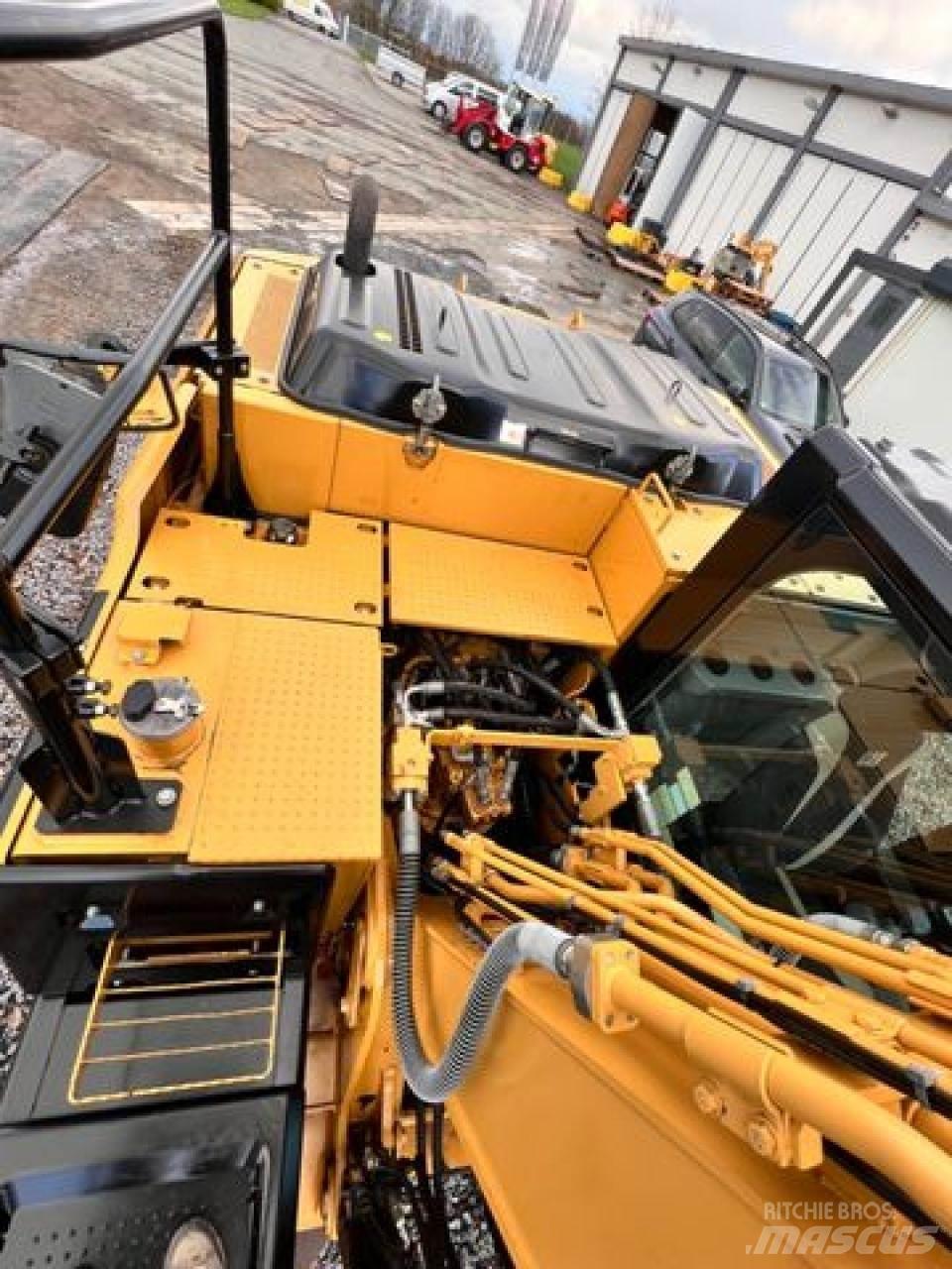 CAT 318EL + HS21 Escavatori cingolati