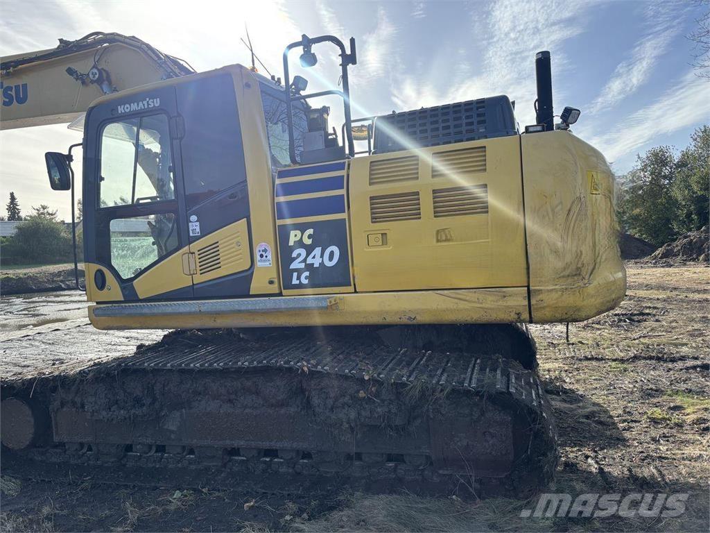 Komatsu PC240LC-11 Escavatori cingolati