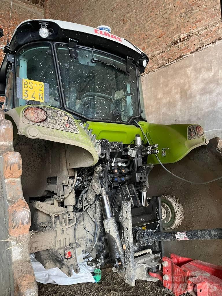 CLAAS Arion 460 Trattori
