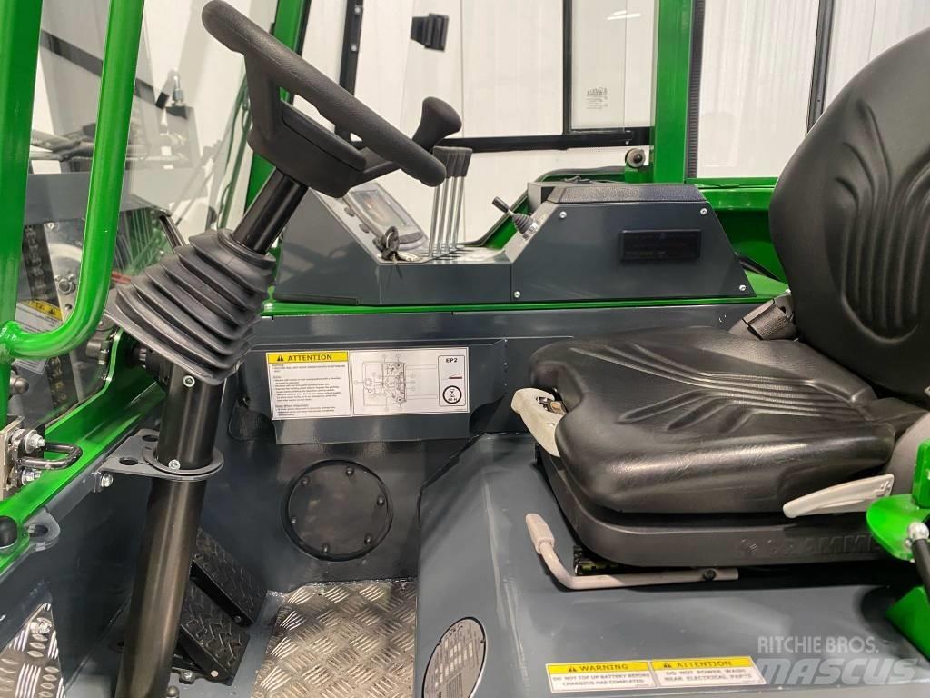 Combilift CBE2500 Carrello elevatore retrattile a 4 vie