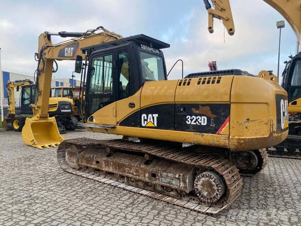 CAT 323D NVT Escavatori cingolati