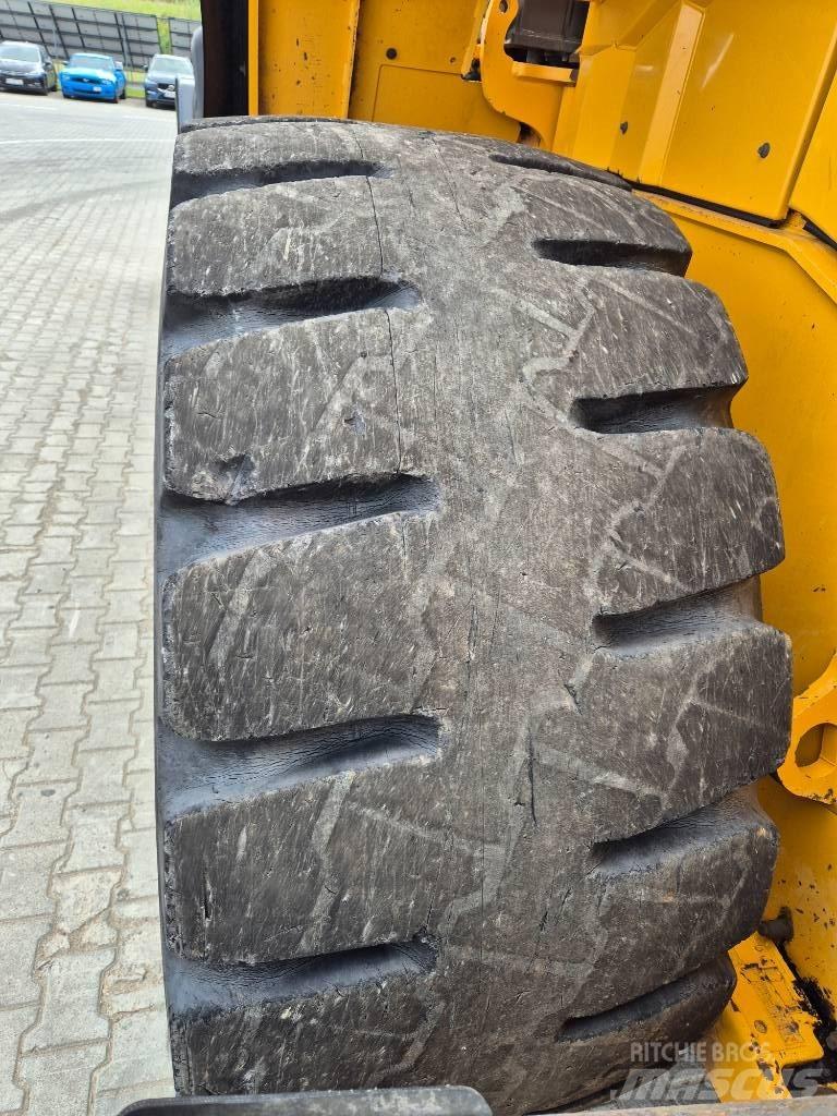 Volvo L 180 H Pale gommate