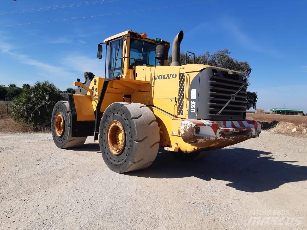 Volvo L 150 F Pale gommate