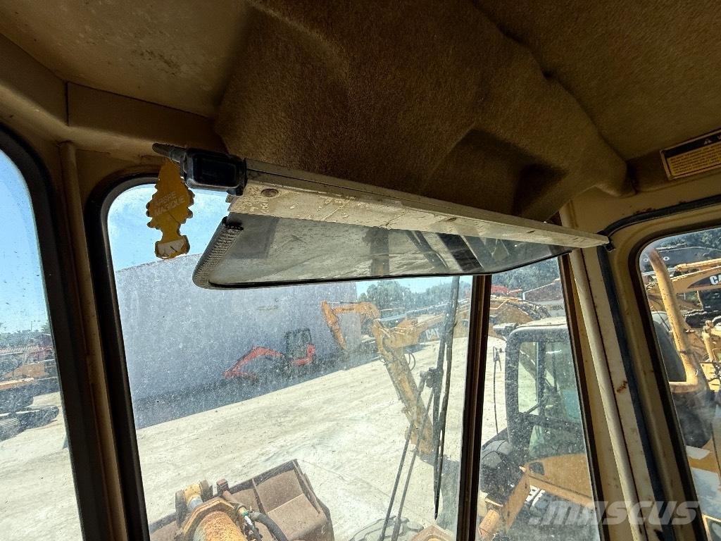 CAT 950 F Pale gommate