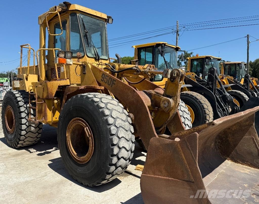CAT 950 F Pale gommate