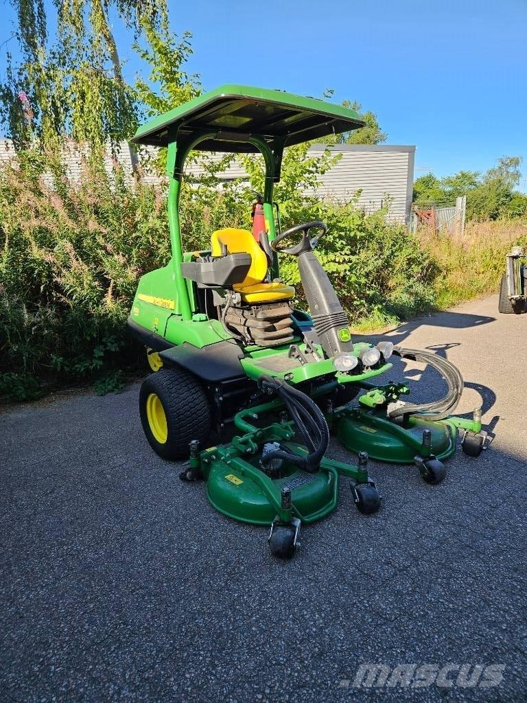 John Deere 7400 A Tosaerba professionali rough, trim e surrounds