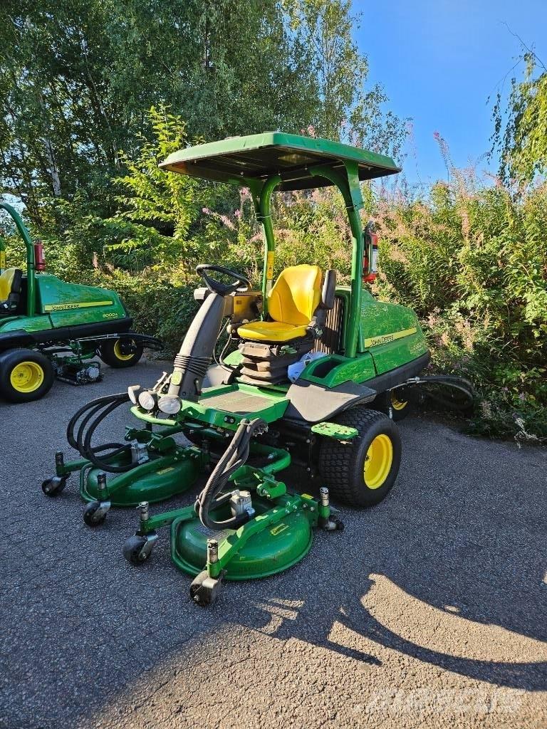 John Deere 7400 A Tosaerba professionali rough, trim e surrounds