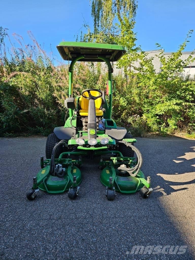 John Deere 7400 A Tosaerba professionali rough, trim e surrounds