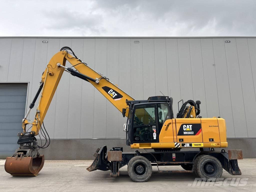 CAT MH 3022 Movimentazione rifiuti