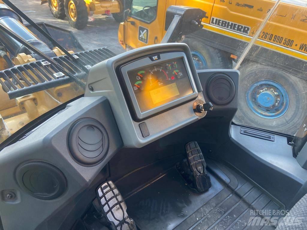 CAT 966M XE Pale gommate