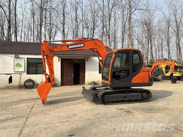 Doosan DX75 Escavatori cingolati