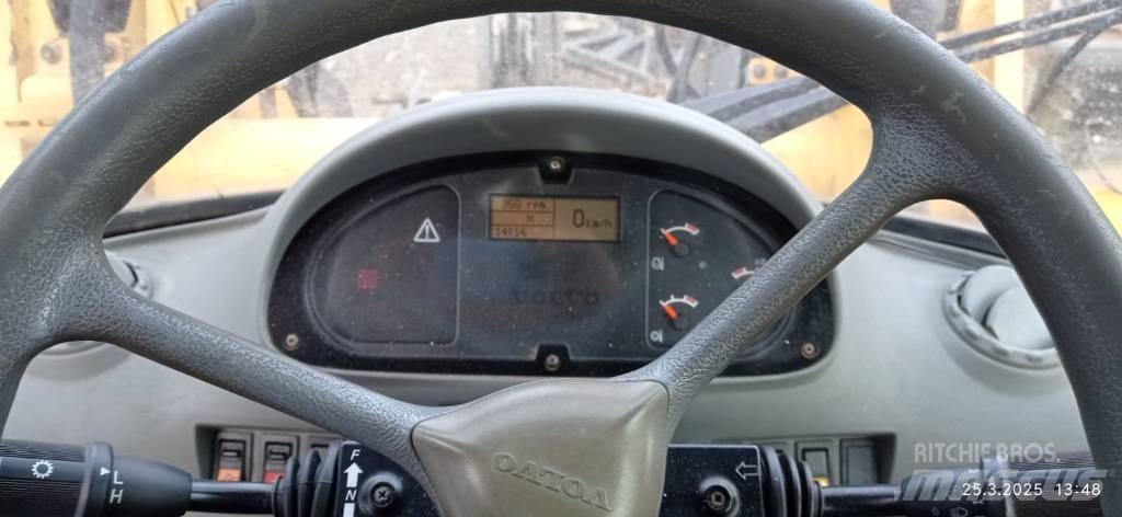 Volvo L 50 D Pale gommate