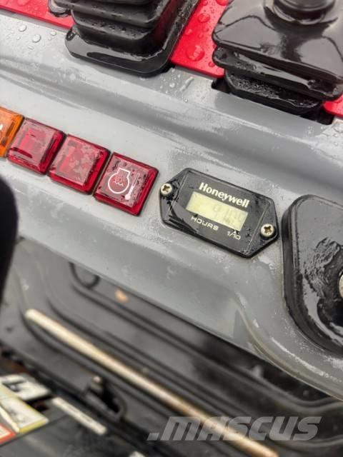 Takeuchi TB 210 R Miniescavatori