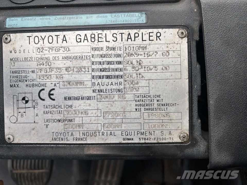 Toyota 7 FGF 30 Carrelli elevatori GPL