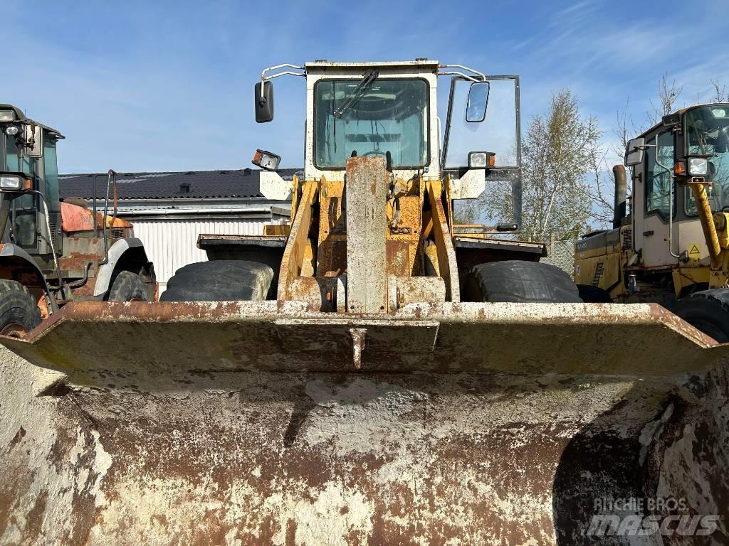 Liebherr L 551 Pale gommate