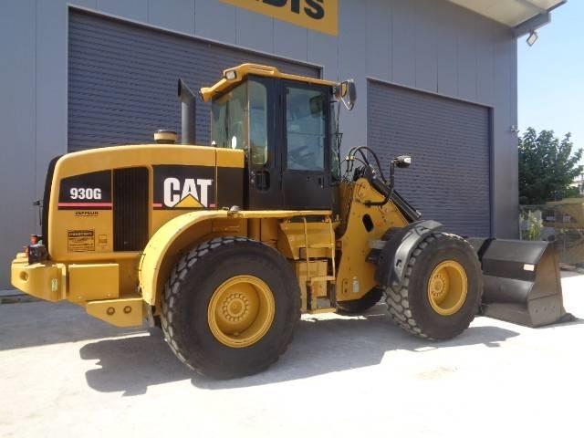 CAT 930 G Pale gommate
