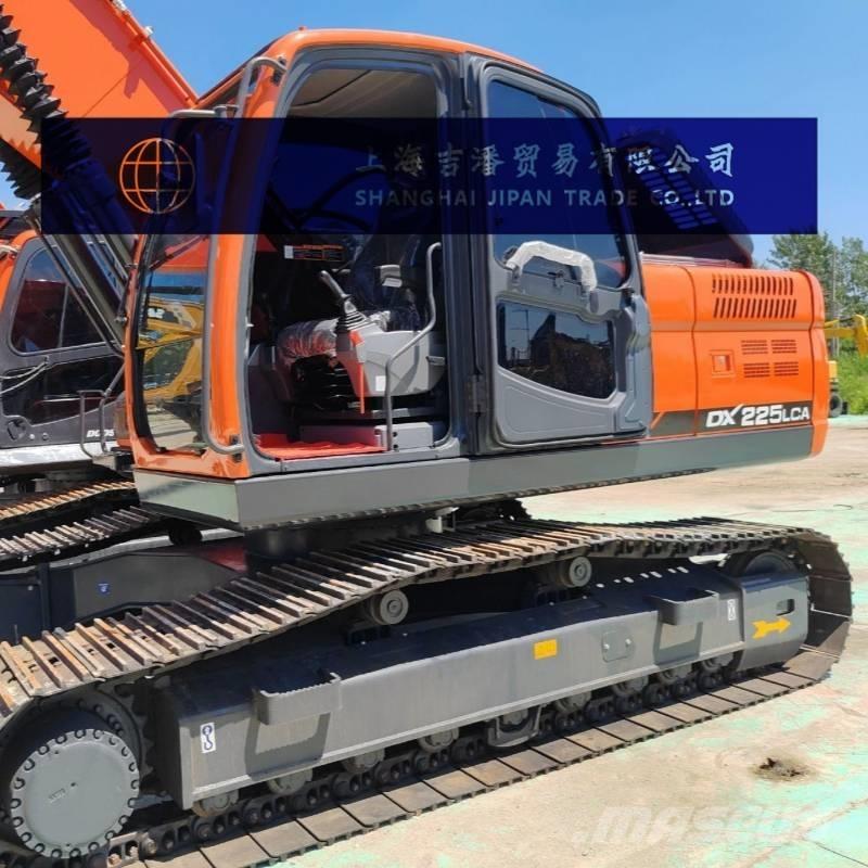 Doosan DX 225 Escavatori cingolati