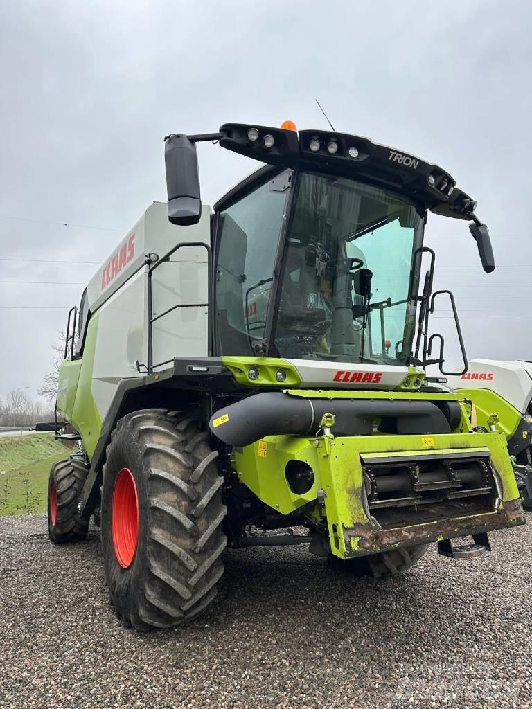 CLAAS Trion 530 Mietitrebbiatrici