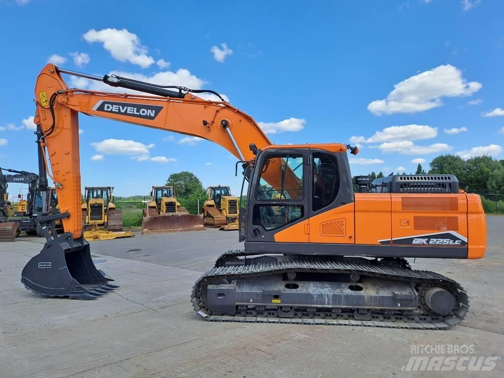Develon DX225LC-7M Escavatori cingolati