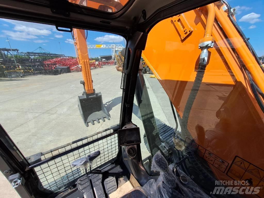 Develon DX225LC-7M Escavatori cingolati
