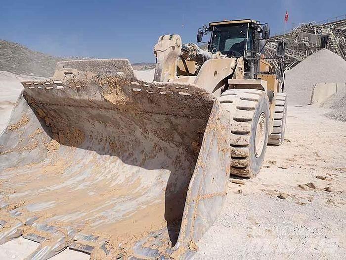 CAT 988K Pale gommate