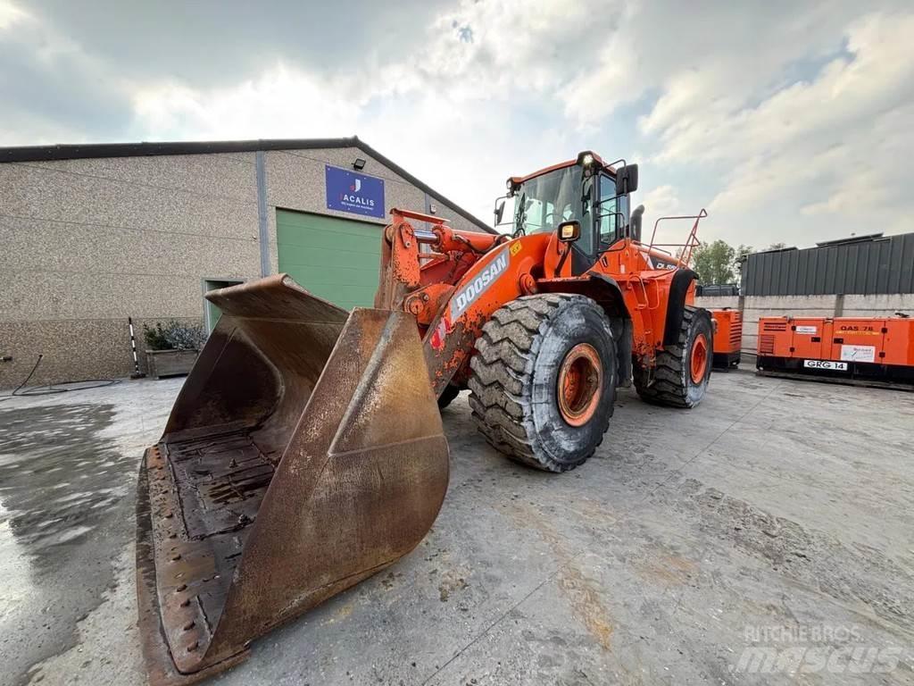 Doosan DL550 Pale gommate