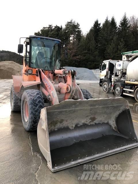 Fiat-Kobelco W110 Pale gommate