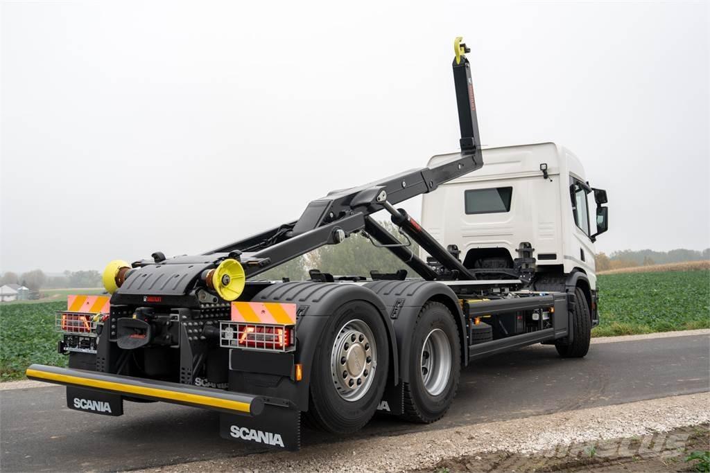 Scania P420 6X2 Camion con gancio di sollevamento
