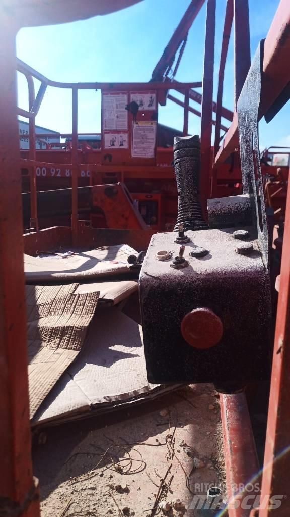 Haulotte Compact 10 Piattaforme a pantografo