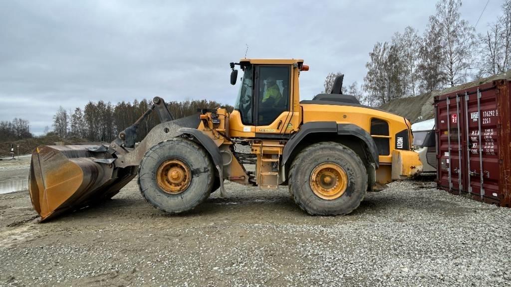 Volvo L 120 H Pale gommate