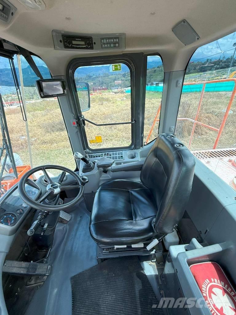 Doosan DL420A Pale gommate