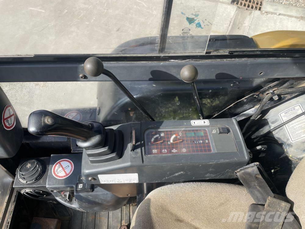 CAT 302.5 Miniescavatori