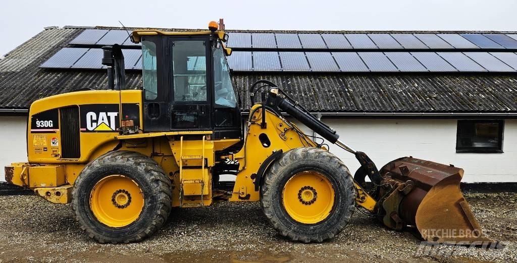 CAT 930 G Pale gommate