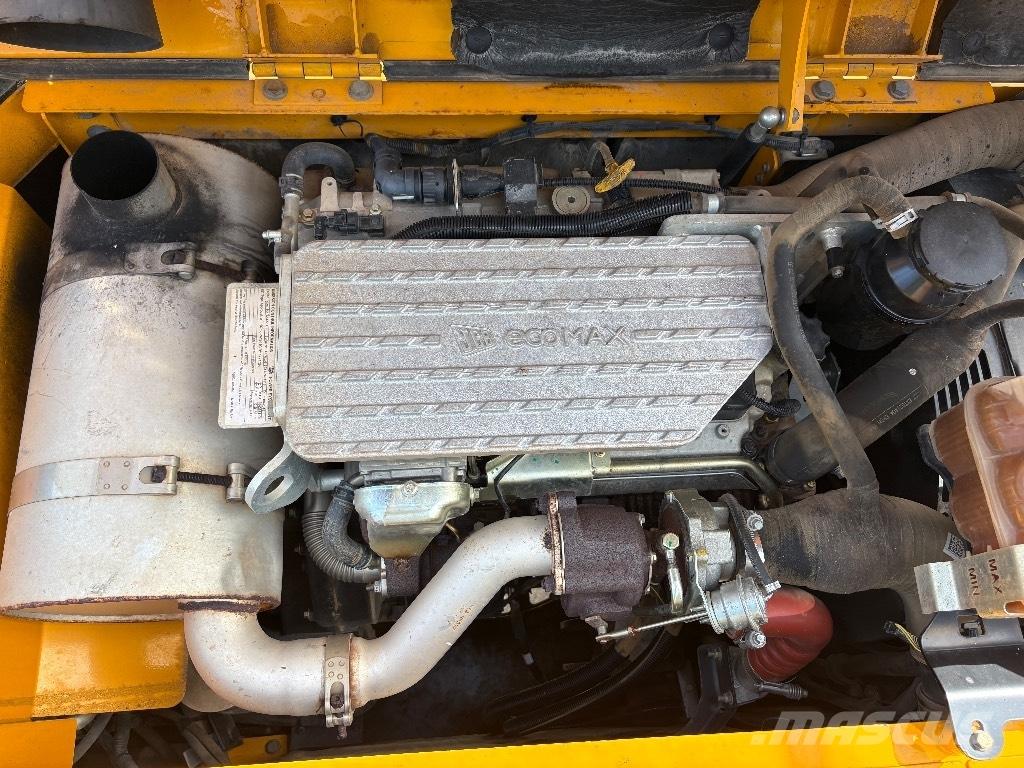 JCB JS 131 Escavatori cingolati