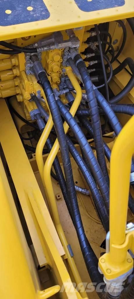 Komatsu 210LC-8 Escavatori cingolati