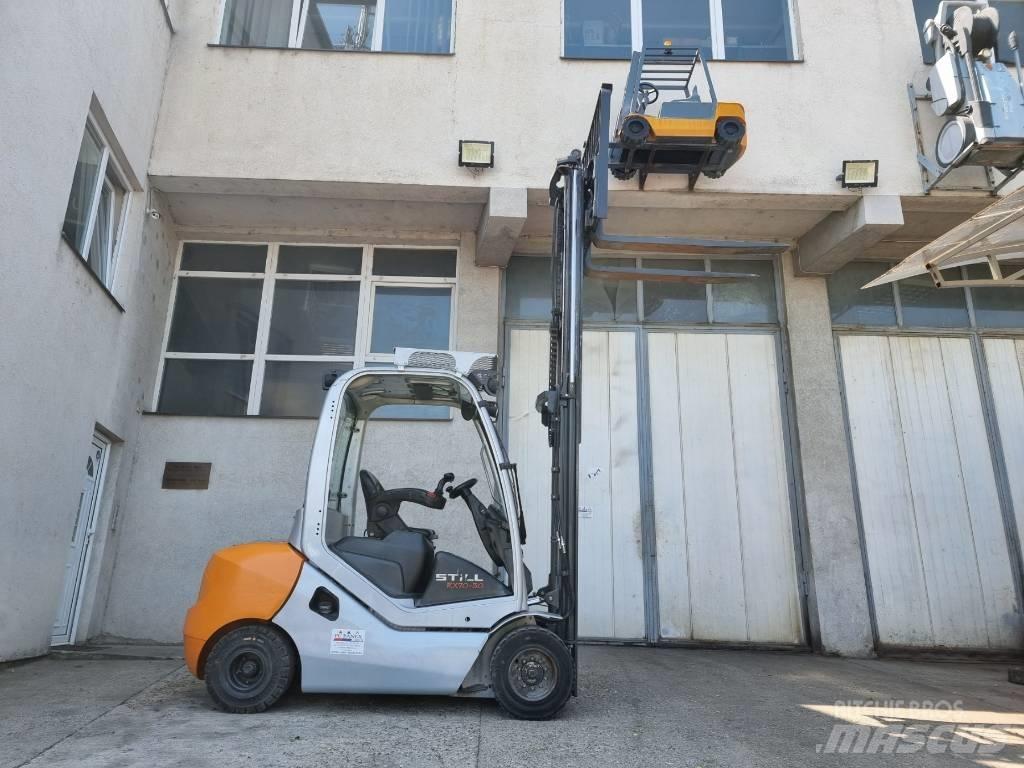 Still RX70-30 Carrelli elevatori diesel