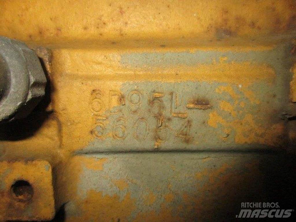 Komatsu WA100-1 Pale gommate
