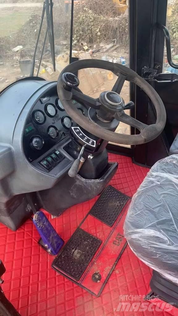 CAT 950 H Pale gommate