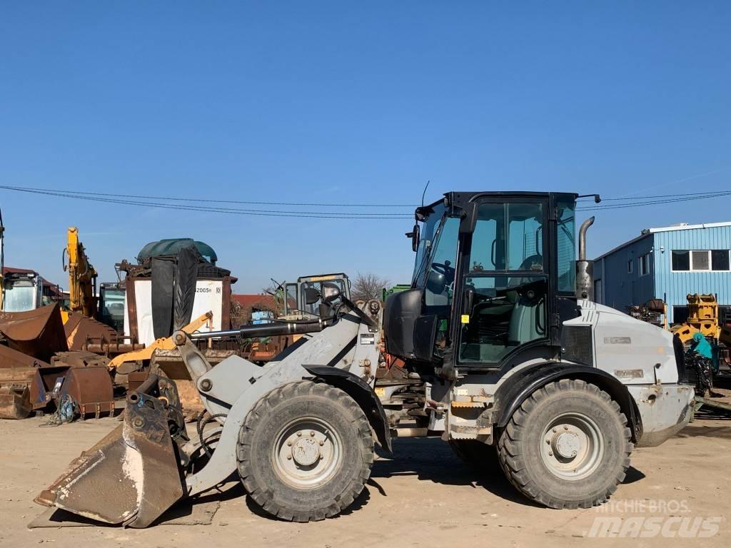 CAT 908H Pale gommate