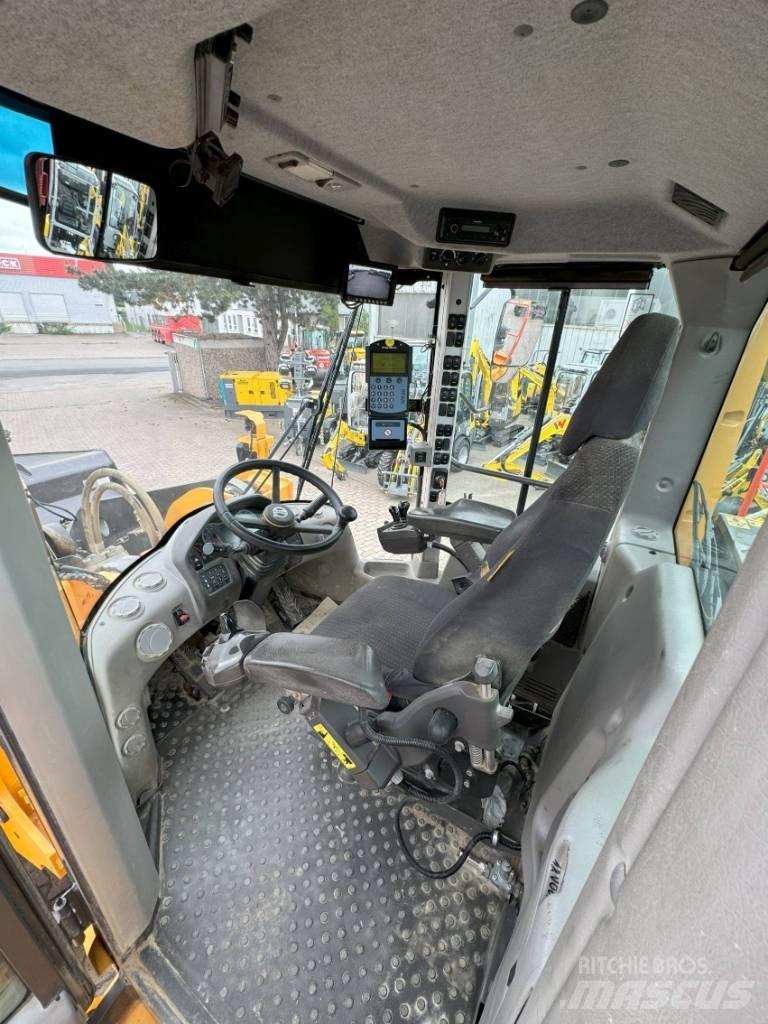 Volvo L150H Pale gommate