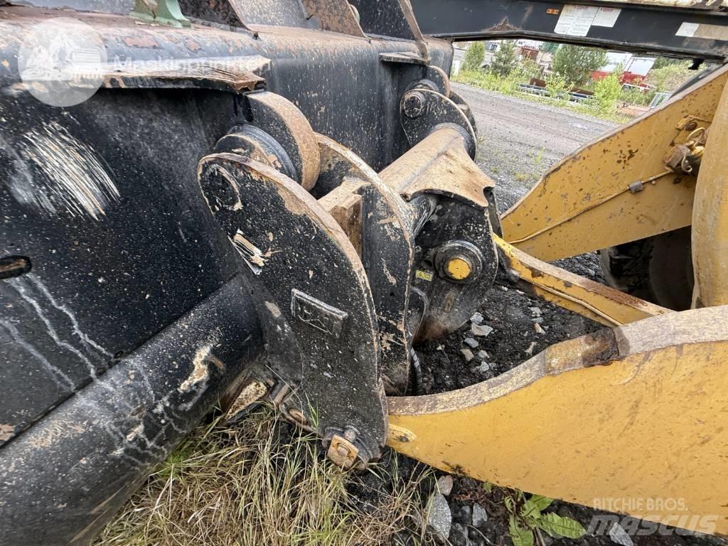 CAT 972 M Pale gommate