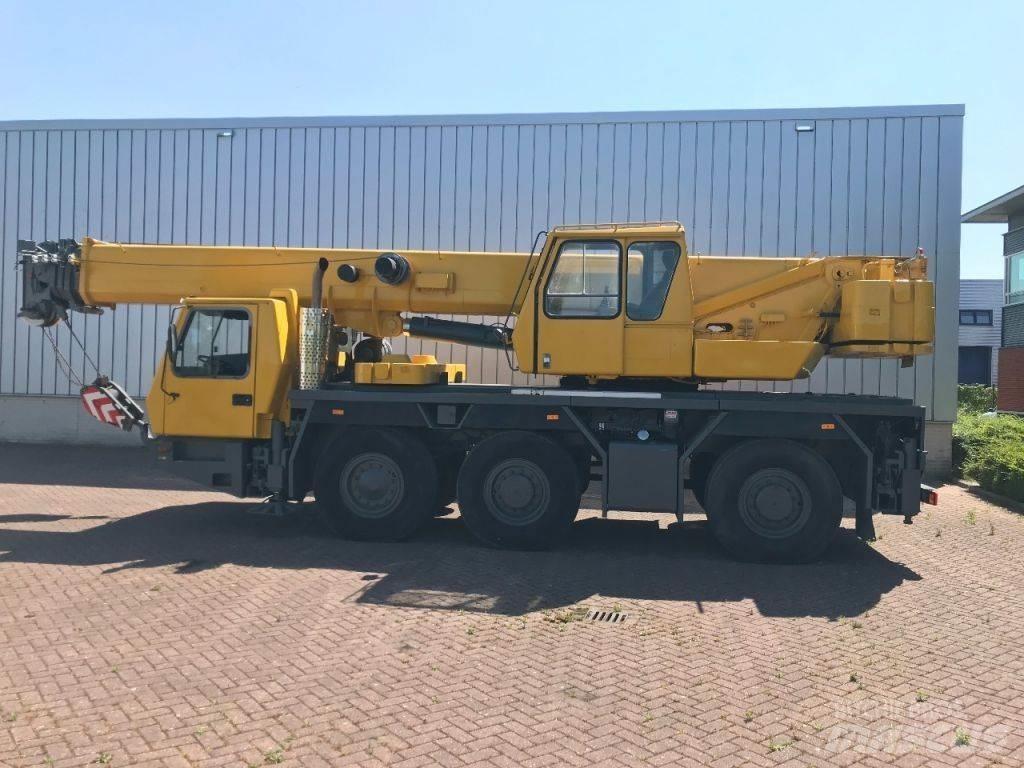 Grove GMK 3050 Gru per tutti i terreni